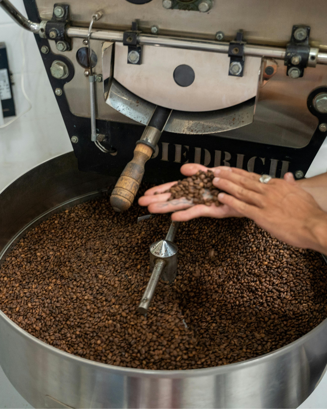 Qué es el café torrefacto y en qué se diferencia del tueste natural